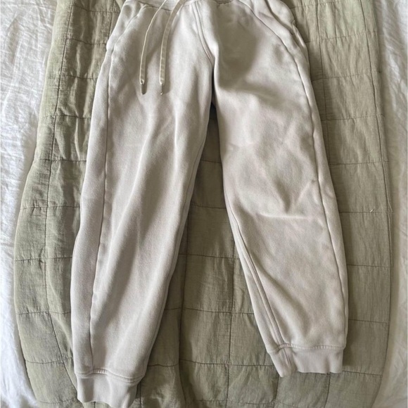 Lululemon size 4 scuba jogger - Picture 5 of 7